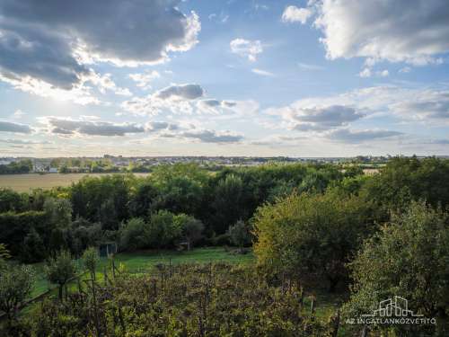 Bonyhád, Bartók B. utca, örök-panorámás ház