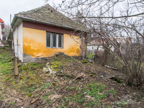 SZEKSZÁRD, BARTINA UTCA 59/B. - felújítandó ház vagy építési telek?