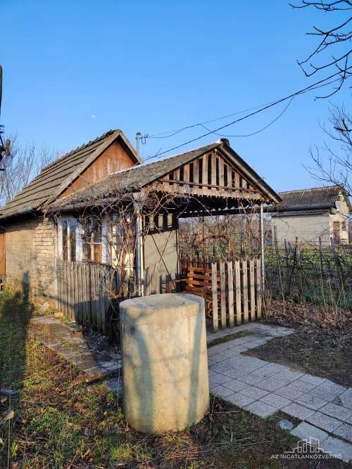 Tolna, zártkert, lakható tanya a Homokhegyen 5154 m2 telekkel