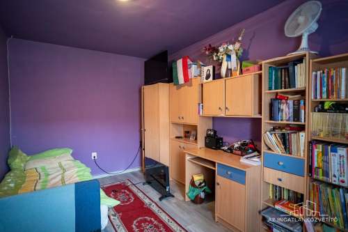 Simontornya, Dr. Kovács Nándor utca, felújított 2 szobás