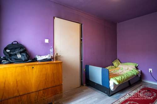 Simontornya, Dr. Kovács Nándor utca, felújított 2 szobás