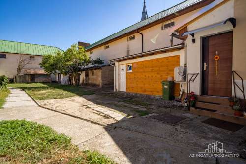 Szekszárd, Rákóczi utca felújított 2 szobás lakás