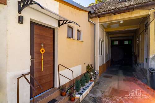 Szekszárd, Rákóczi utca felújított 2 szobás lakás