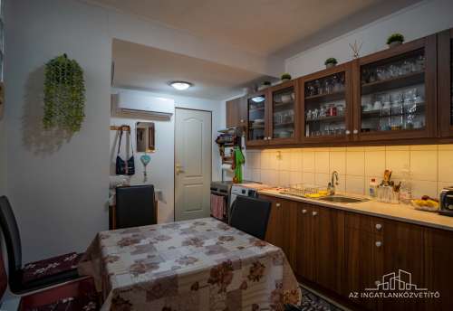 Szekszárd, Rákóczi utca felújított 2 szobás lakás