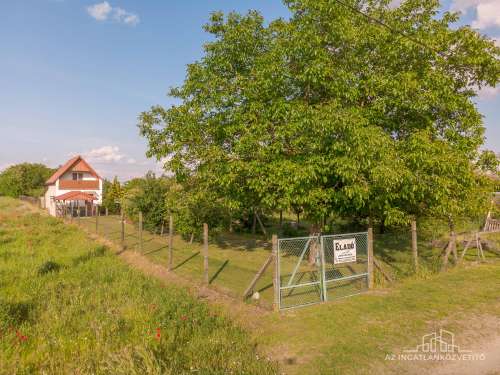 Tolna, Homokhegy, azonnal birtokba vehető 52 m2-es lakható tanya
