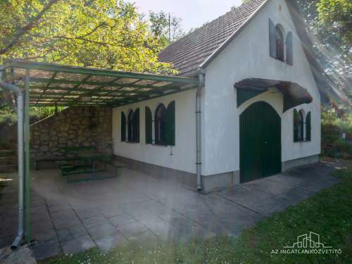 Szekszárd, Faluhely, azonnal birtokba vehető 66 m2-es tanya