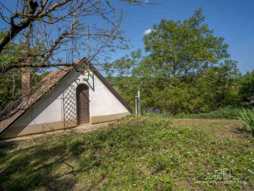 Szekszárd, Faluhely, azonnal birtokba vehető 66 m2-es tanya