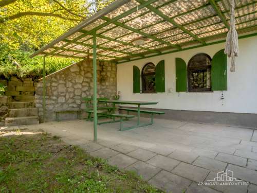 Szekszárd, Faluhely, azonnal birtokba vehető 66 m2-es tanya