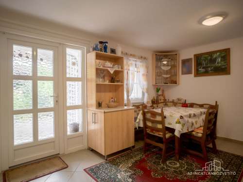 Szekszárd, Strázsa hegy, lakható 68 m2-es zátkerti tanya