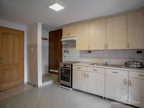 Szekszárd, Strázsa hegy, lakható 68 m2-es zátkerti tanya