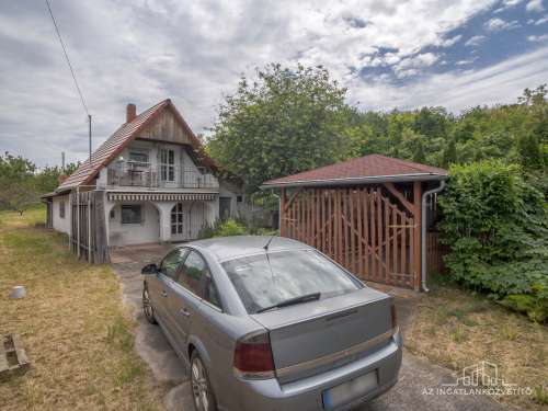 Szekszárd, Strázsa hegy, lakható 68 m2-es zátkerti tanya