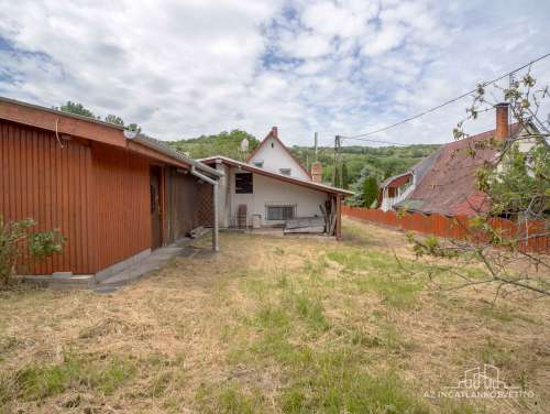 Szekszárd, Strázsa hegy, lakható 68 m2-es zátkerti tanya