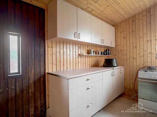 Szekszárd, Strázsa hegy, lakható 68 m2-es zátkerti tanya