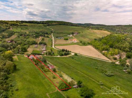 Szekszárd, Strázsa hegy, lakható 68 m2-es zátkerti tanya