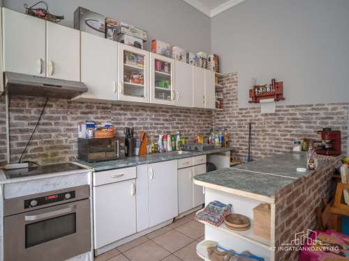 Szekszárd, Ózsák puszta, 1 kúria, 9 szoba 246 m2 lakrész