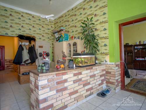 Szekszárd, Ózsák puszta, 1 kúria, 9 szoba 246 m2 lakrész
