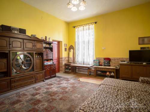Szekszárd, Ózsák puszta, 1 kúria, 9 szoba 246 m2 lakrész