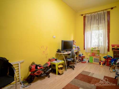 Szekszárd, Ózsák puszta, 1 kúria, 9 szoba 246 m2 lakrész