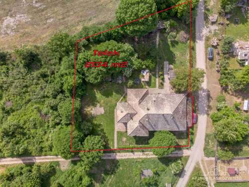 Szekszárd, Ózsák puszta, 1 kúria, 9 szoba 246 m2 lakrész