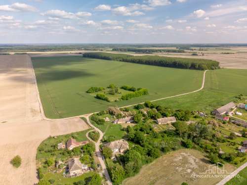 Szekszárd, Ózsák puszta, 1 kúria, 9 szoba 246 m2 lakrész