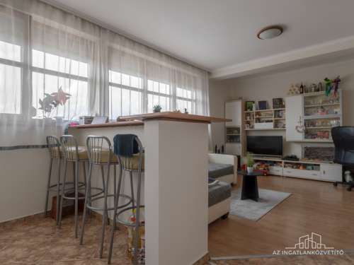 Tolna, központban lévő 2szoba+nappalis lakás