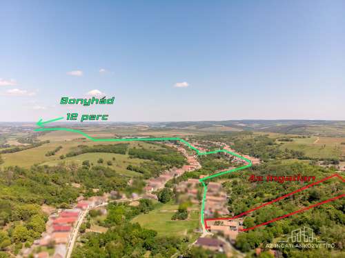 Cikó, Hársfa utca 4030 m2 telek közművekkel, épülettel. Lakni csodás, befektetésnek megtérülő