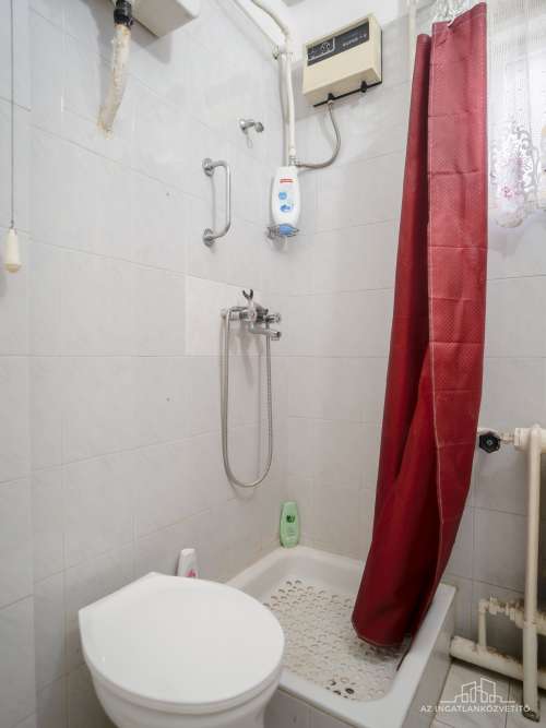 Simontornya, Malom utca, 4 szoba + nappalis családi ház
