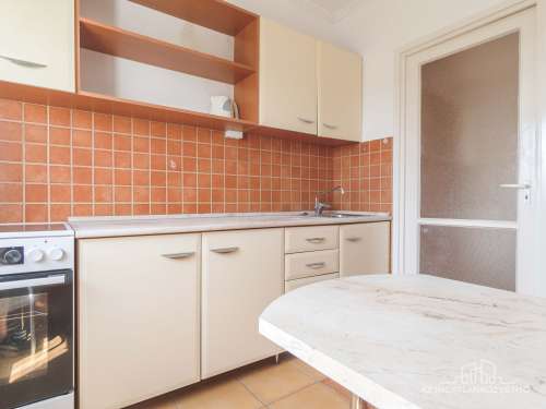 Szekszárd, Csokonai lakótelep - 5. emeleti szép állapotú 1.5 szobás lakás