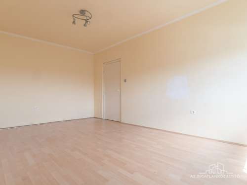 Szekszárd, Csokonai lakótelep - 5. emeleti szép állapotú 1.5 szobás lakás