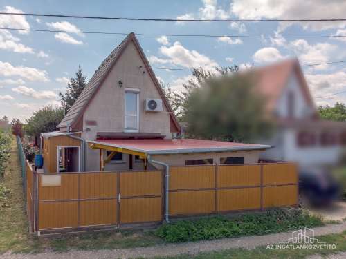 Szekszárd, Bakta tető, művelés alól kivett lakható tanya