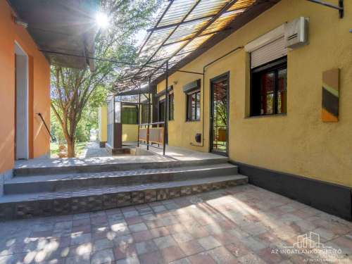 Bogyiszló, Kossuth utca, családi ház közel a holt-Dunához