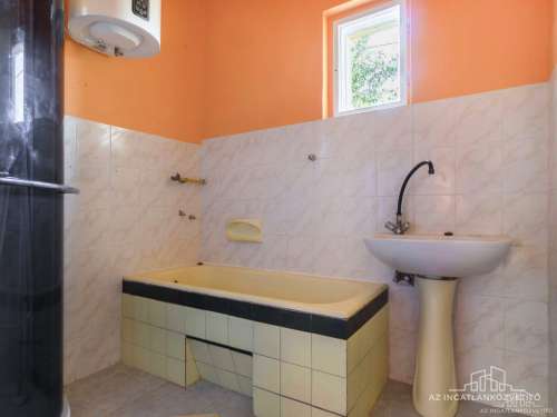 Bogyiszló, Kossuth utca, családi ház közel a holt-Dunához