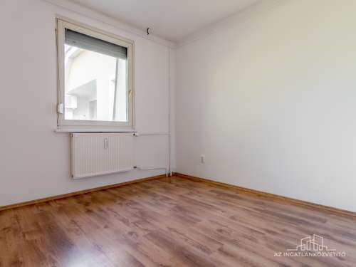 Szekszárd, Béri Balogh utca, 1+3 félszobás 71 m2-es felújított lakás
