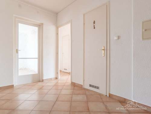Szekszárd, Béri Balogh utca, 1+3 félszobás 71 m2-es felújított lakás
