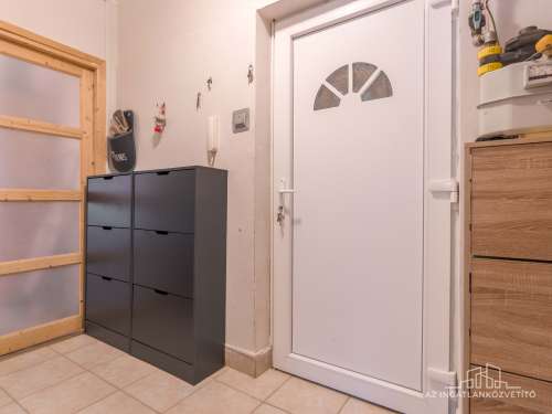 Szekszárd, Erkel F. u. 8. - földszinti 2 szobás, részben felújított lakás