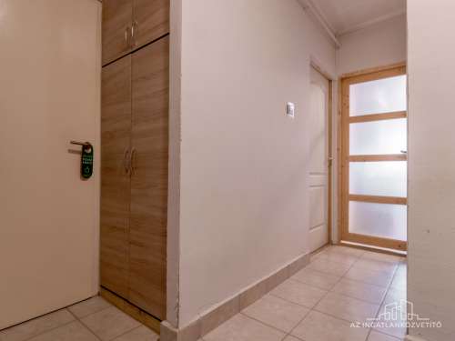 Szekszárd, Erkel F. u. 8. - földszinti 2 szobás, részben felújított lakás