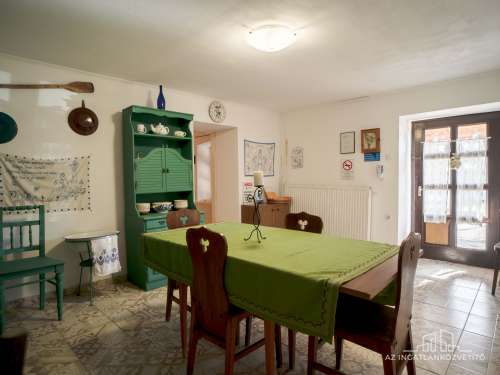 Mucsi, 3 szoba + nappalis - 130 m2-es családi ház