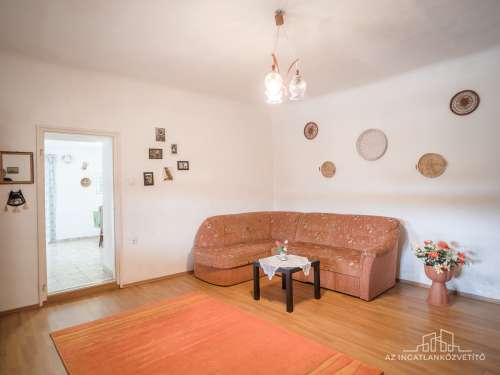 Mucsi, 3 szoba + nappalis - 130 m2-es családi ház