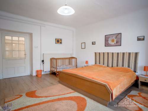 Mucsi, 3 szoba + nappalis - 130 m2-es családi ház