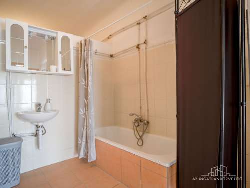 Mucsi, 3 szoba + nappalis - 130 m2-es családi ház