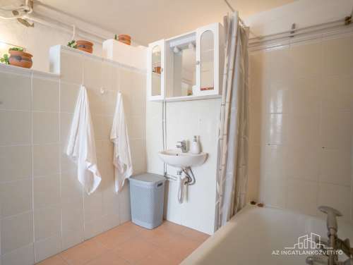 Mucsi, 3 szoba + nappalis - 130 m2-es családi ház