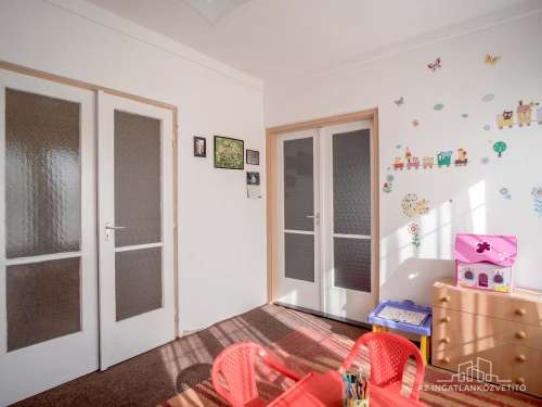 Mucsi, 3 szoba + nappalis - 130 m2-es családi ház