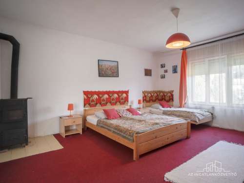 Mucsi, 3 szoba + nappalis - 130 m2-es családi ház