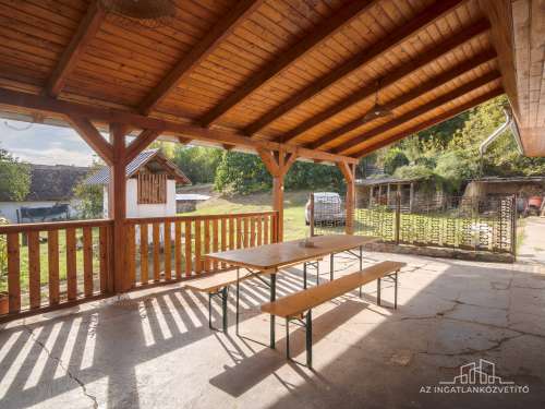 Mucsi, 3 szoba + nappalis - 130 m2-es családi ház