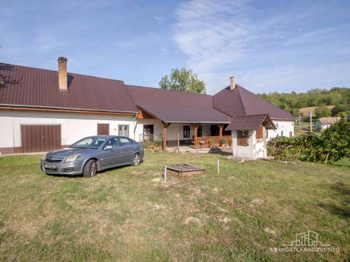 Mucsi, 3 szoba + nappalis - 130 m2-es családi ház