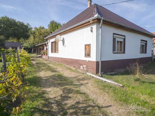 Mucsi, 3 szoba + nappalis - 130 m2-es családi ház