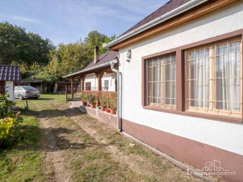 Mucsi, 3 szoba + nappalis - 130 m2-es családi ház