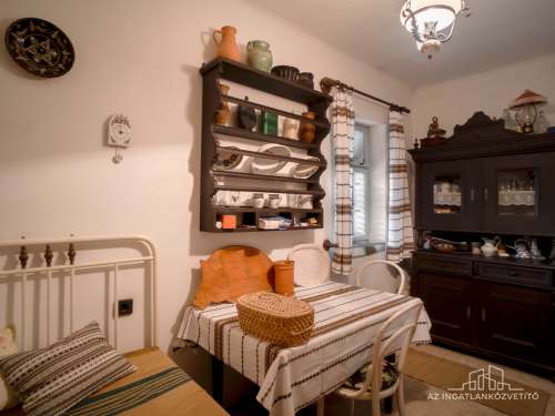 Bátaszék Kövesd (puszta) Présház „izgalmas” 2586 m2 telken