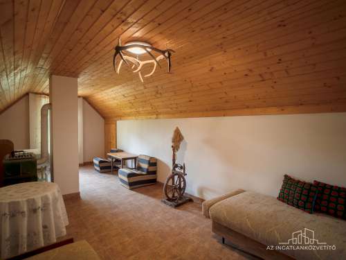 Bátaszék Kövesd (puszta) Présház „izgalmas” 2586 m2 telken