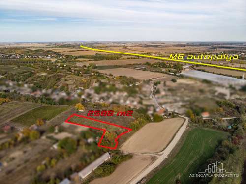 Bátaszék Kövesd (puszta) Présház „izgalmas” 2586 m2 telken